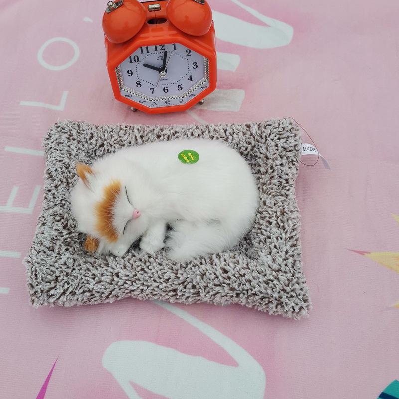 Simulovaná mňoukající kočka plyšová hračka s bambusovým uhlím sáček ozdoba pro děti
