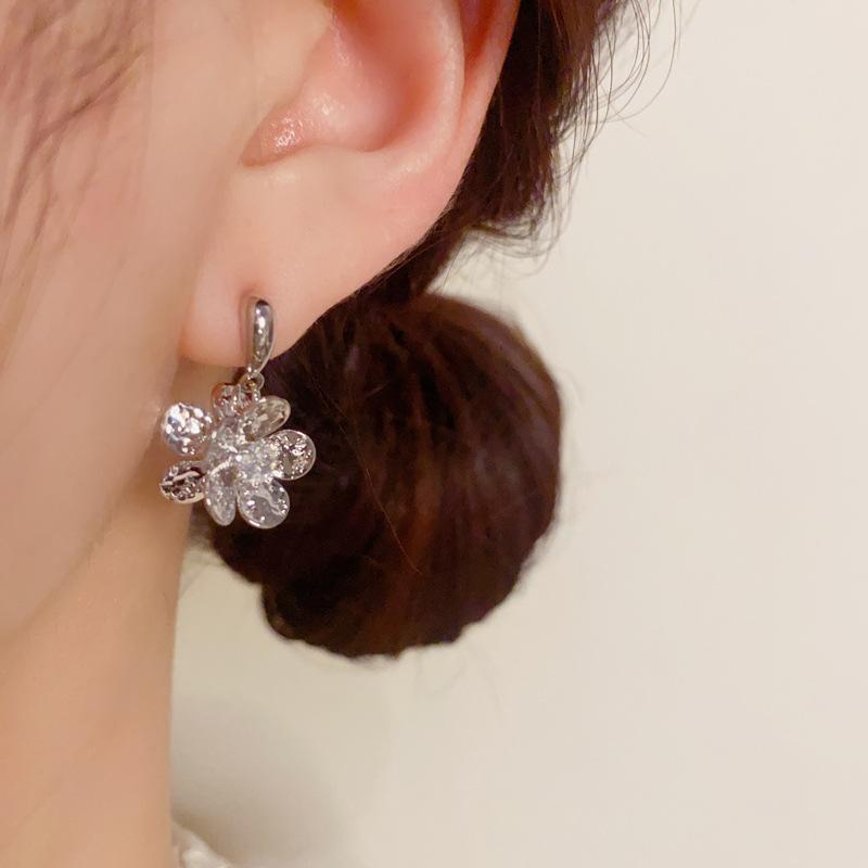 Exquisite Design Metal Flower Drop Earrings For Women Zircon Crystal Dangle Earrings Punk Party Ear Jewelry Personality Gifts