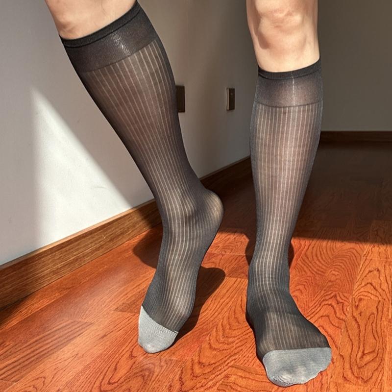 Herren Business-Anzugsocken Feines Streifenmuster Bequeme Passform Nylonstrümpfe für Formelle Anlässe und Bürokleidung