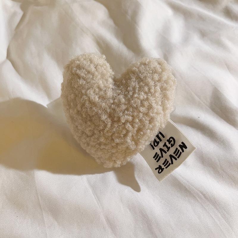 Trendy Fall Winter Faux Fur Heart Clip Strap - Crossbody Phone Chain, Universal for Cases, Neck/Side Lanyard, Cozy Cute
