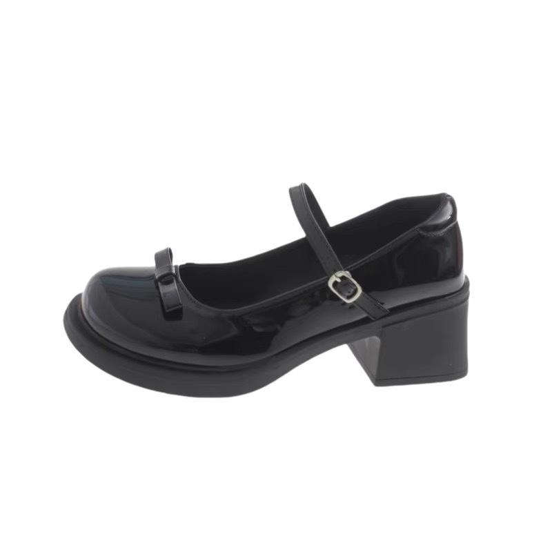 Francuskie buty Mary Jane 2025 nowe jesienne odporne na zużycie małe skórzane buty w stylu brytyjskim gruby obcas niszowe lekkie modne pojedyncza kobieta