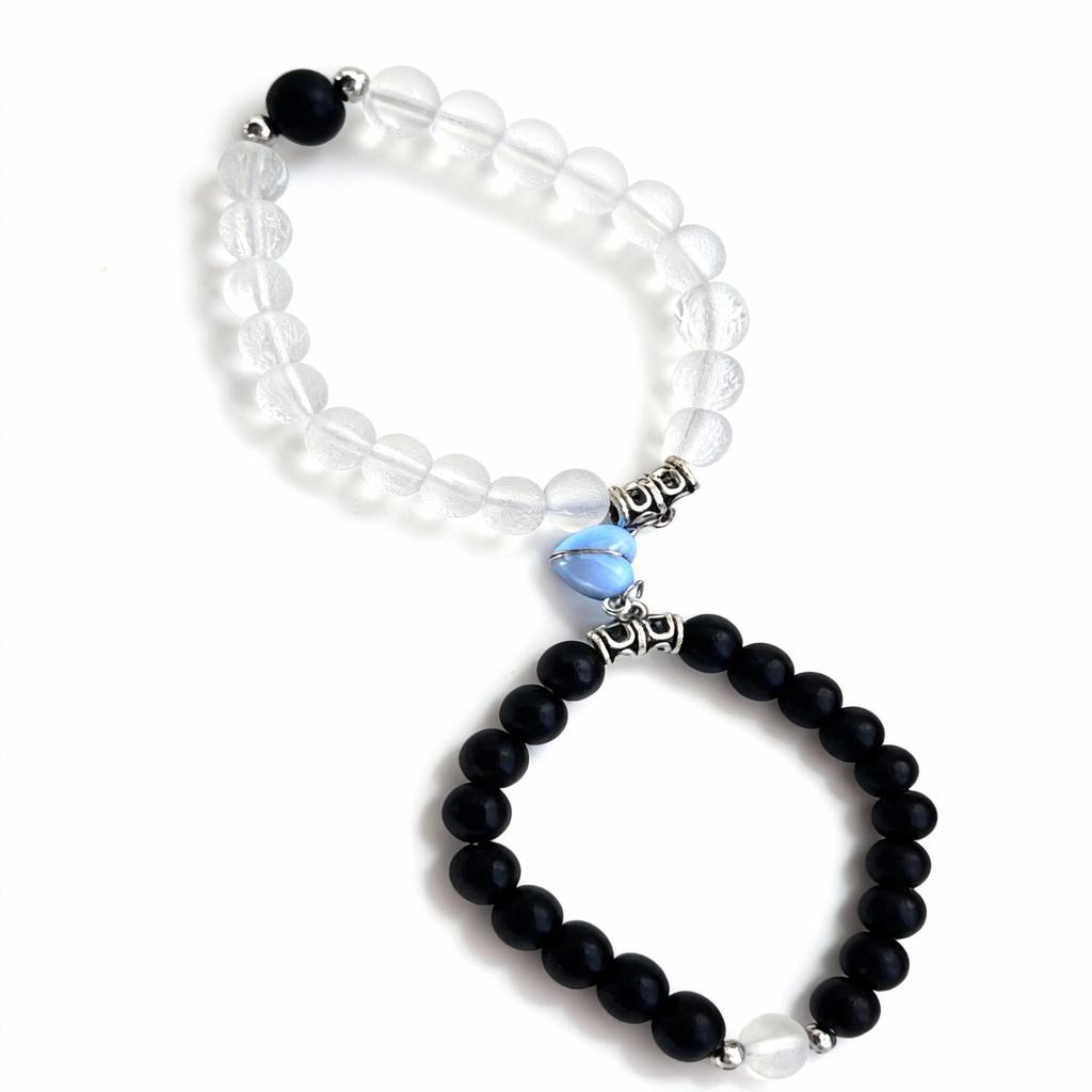 Magnetisches Partnerarmband Set Schwarz Weiß Mattierte Perlen Blaues Herz-Symbol Passender Schmuck für Verliebte Valentinstagsgeschenk Minimalistischer Stil Bequem