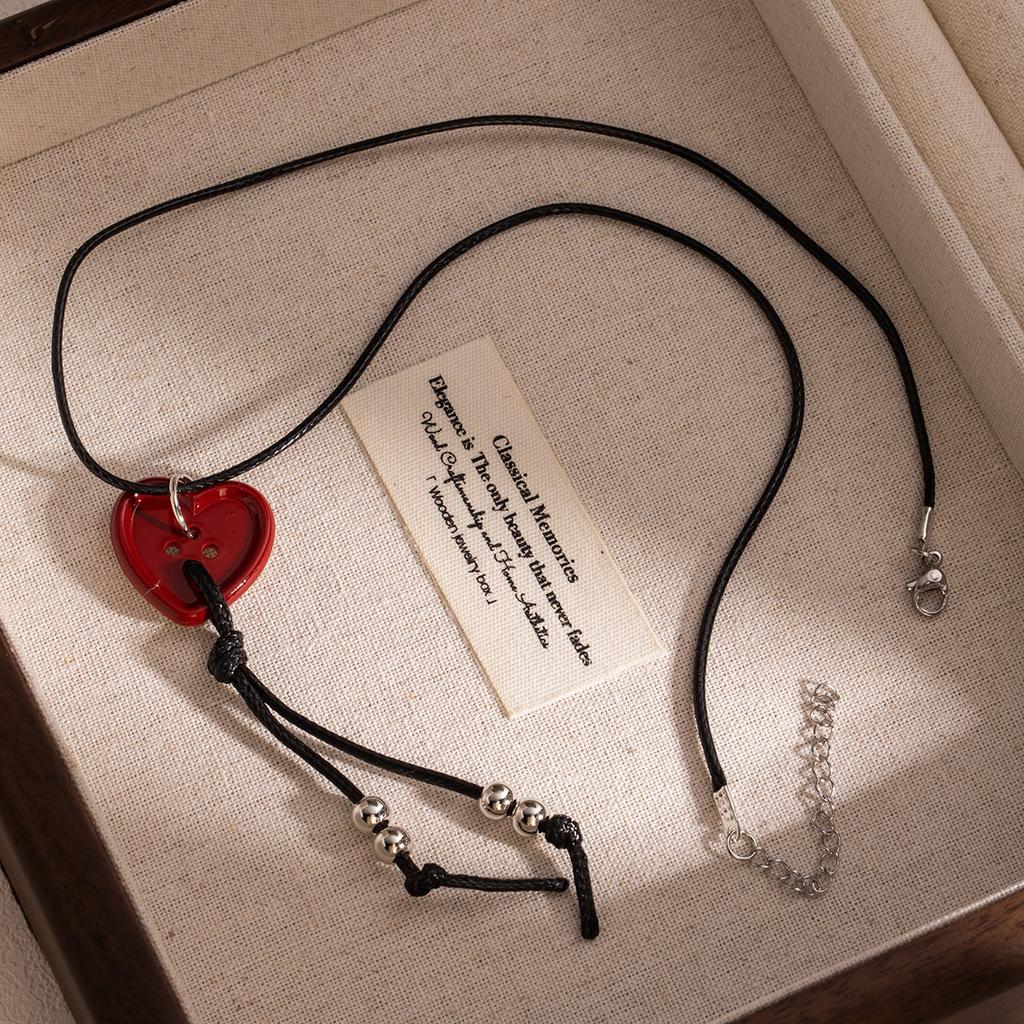 Simple Love Button Black Rope Necklace Female, Autumn And Winter Retro Niche Design Sense Fashion Collarbone Chain