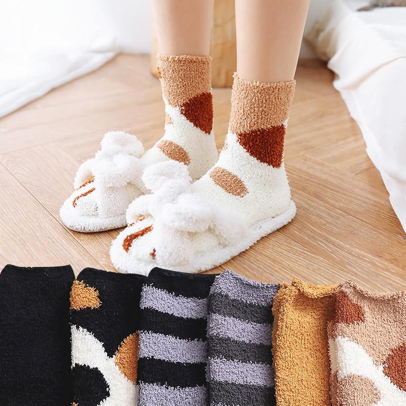 Dreamlikelin 6 Paires/lot Ensemble de Chaussettes Kawaii pour Femmes Motif Patte de Chat de Dessin Animé à Pois Rayées Chaussettes Peluche Hiver Chaud Drôles Moelleuses Sox