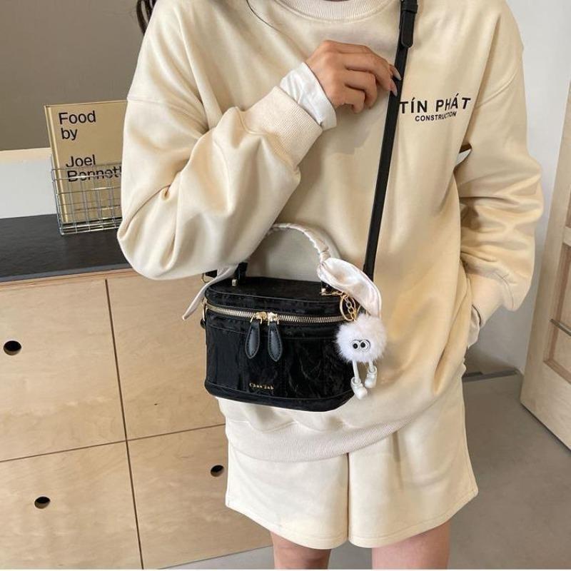 [People s Collection] Today s popular bag women s 6 new commuter versatile messenger bag