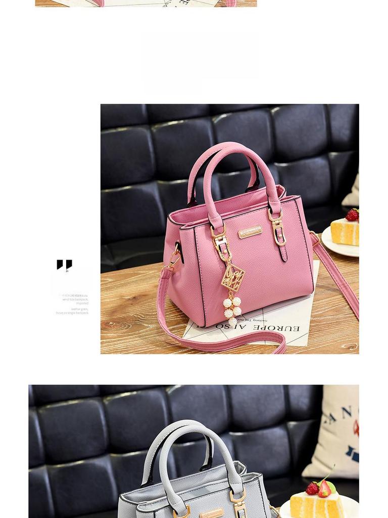 2023 European/American Fashion Fur Ball Shoulder Bag for Women - Double-Layer, Large Capacity, Versatile Messenger Bag