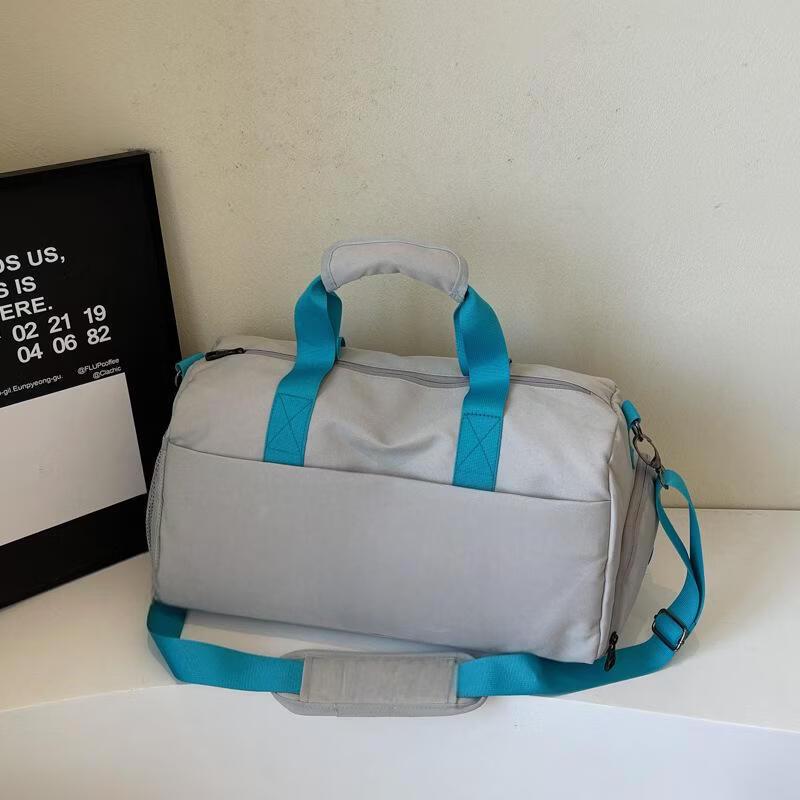 Li Shen Lightweight Travel Duffle Bag