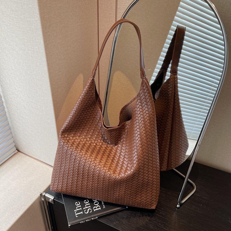 Retro Fashion Tote Bag Women's Commuter Armpit Bag New Autumn Versatile Shoulder Bag