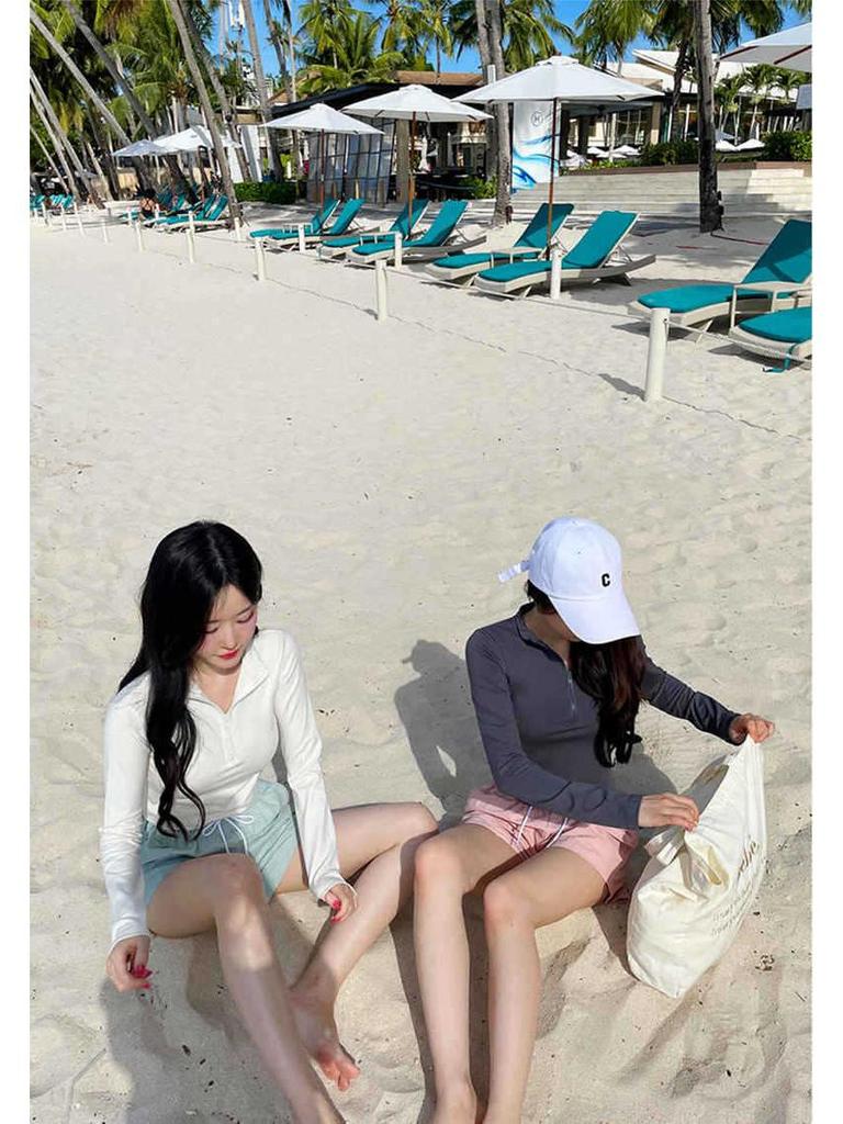 Women's Korean Style Slimming 3-Piece Swimsuit Set: Long Sleeve, Shorts, Sunscreen.