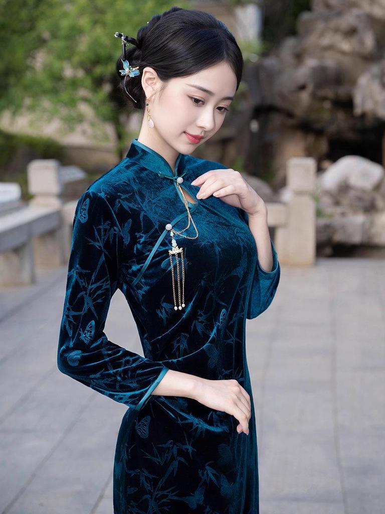 Velvet Long-Sleeve Cheongsam: Modern Shanghai Slimming Dress