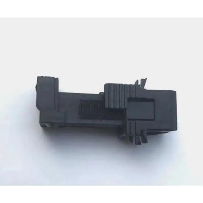 Brake light switch for Che SAIC ROEWE 350 550 750 W5 MG3 5 6 7 Engine Auto car motor parts