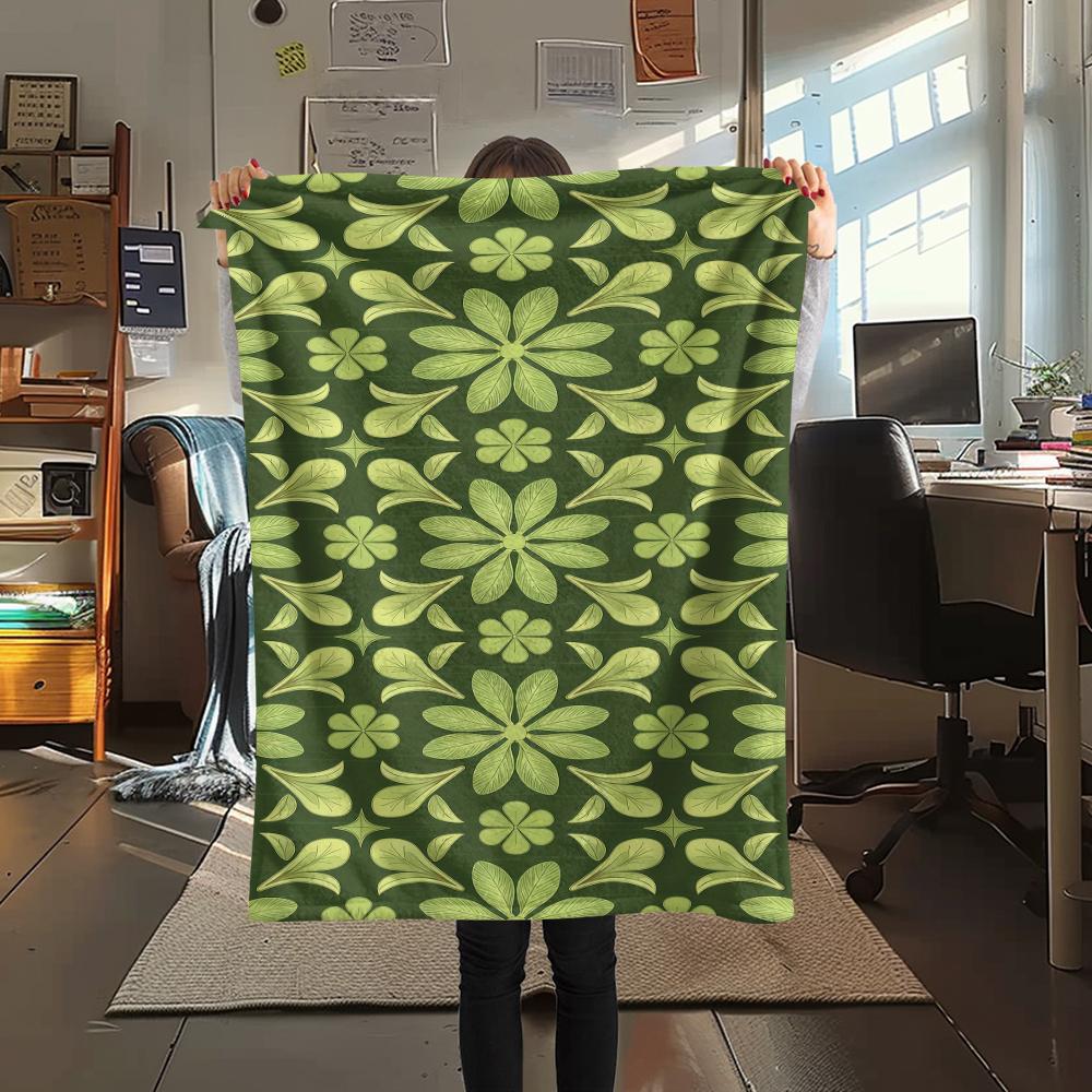 

St.Patrick s Day Green clover Print Flannel Blanket,High quality Comfortable for All Seasons,Home Decor,Warmth and Comfort,Perfect for Christmas Gifts 80cm x 120cm