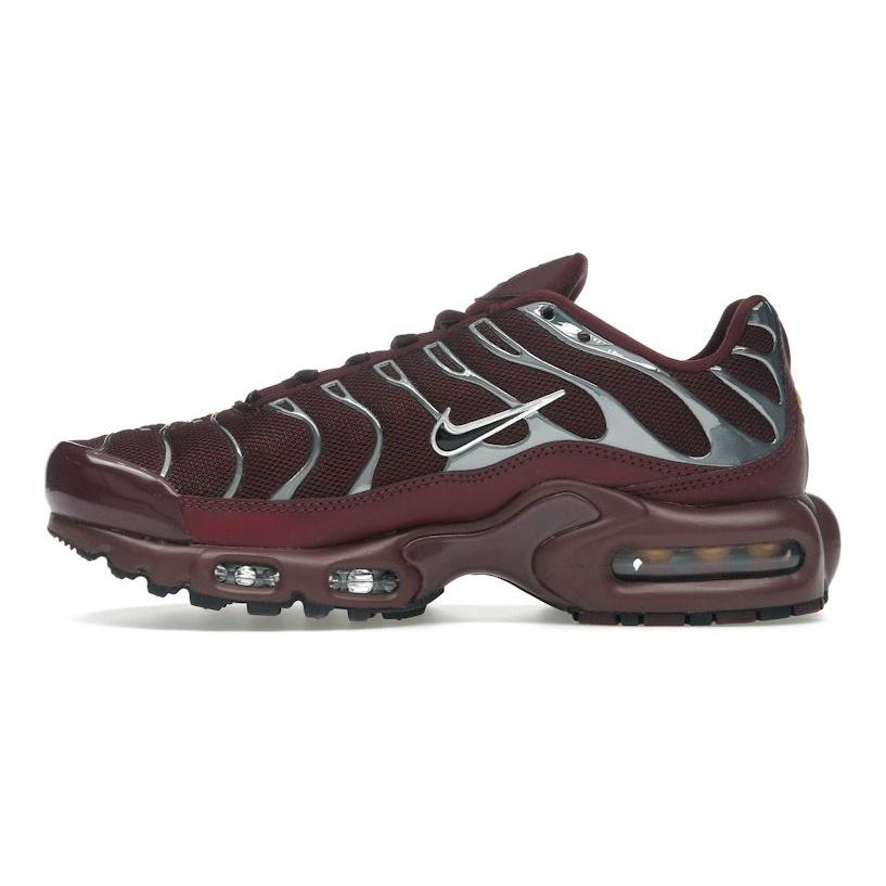 Nike Dámské Air Max Plus SE Night Maroon Chrome Silver Dámské tenisky Červené Dark-Team-Red Metallic-Silver HJ9743-600