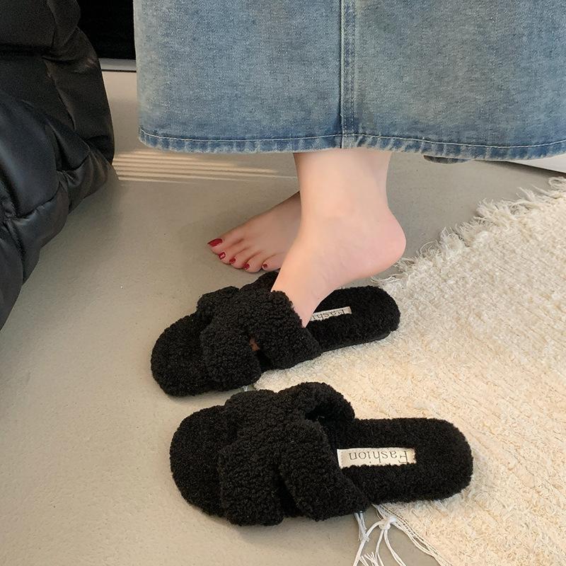 Flat-bottomed casual versatile fluffy slippers women's new autumn and winter fashion wear fluffy cotton slippers in 2025
