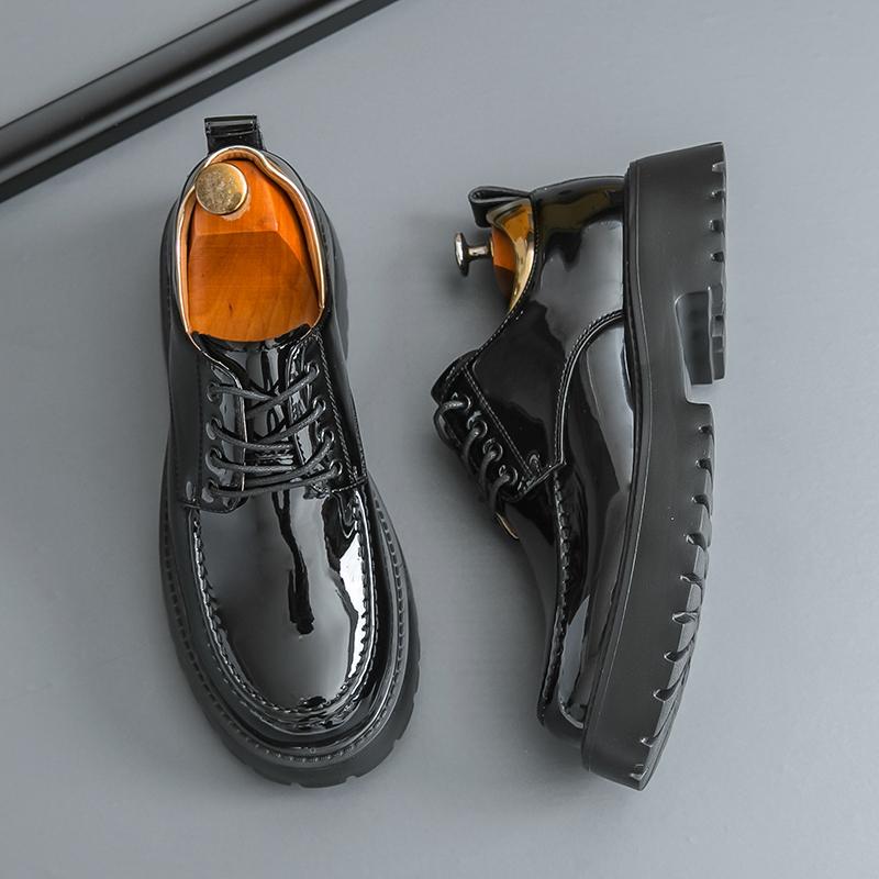 White leather shoes British photography wedding studio hosts the performance Business heightening suit best man wedding groom shoes