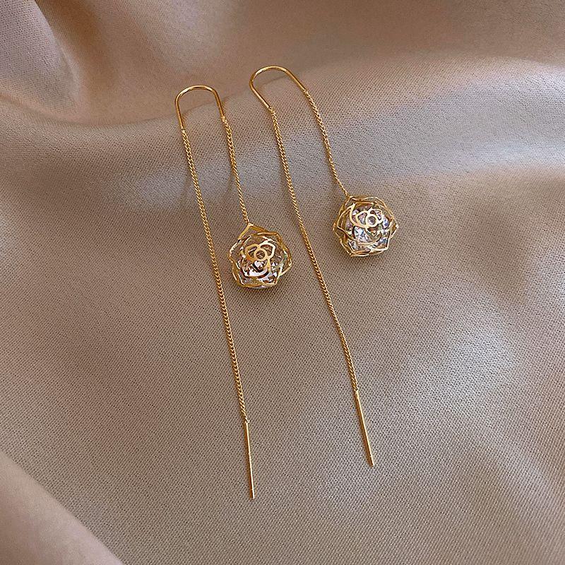 

Female Online Influencer 925 Sterling Silver Temperamental Hanging Earrings Golden tassel