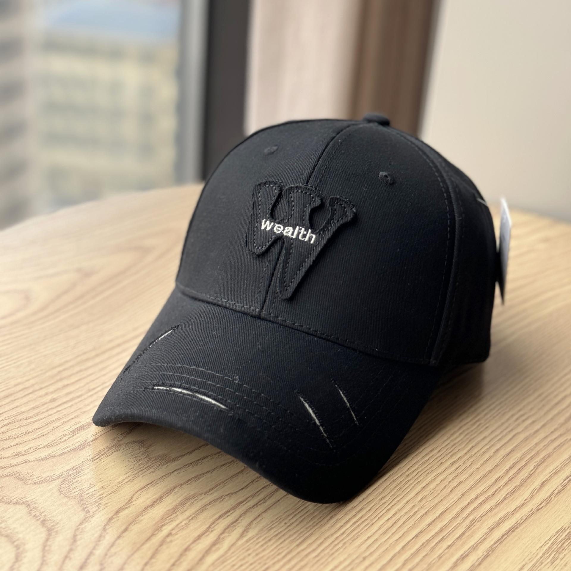 

Korean-style new versatile spring hat, hard-brimmed baseball cap for spring and summer, suitable for large head sizes, makes the face look smaller, Adult54-60Adjustable чёрный