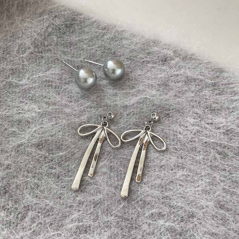 Silver needle silver gray pearl bow earrings women's versatile design sense two-wear stud earrings temperament ear jewelry