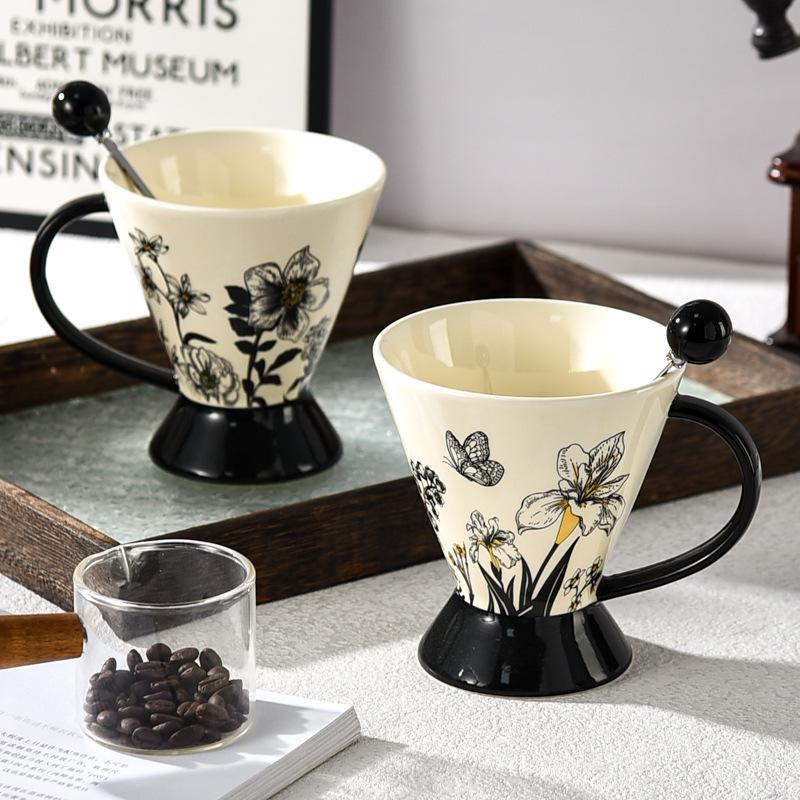 Retro Ceramic Coffee Cup with Spoon Afternoon Tea Cup for Ladies' Personal High End Feel Light Luxury and High Quality Souvenir