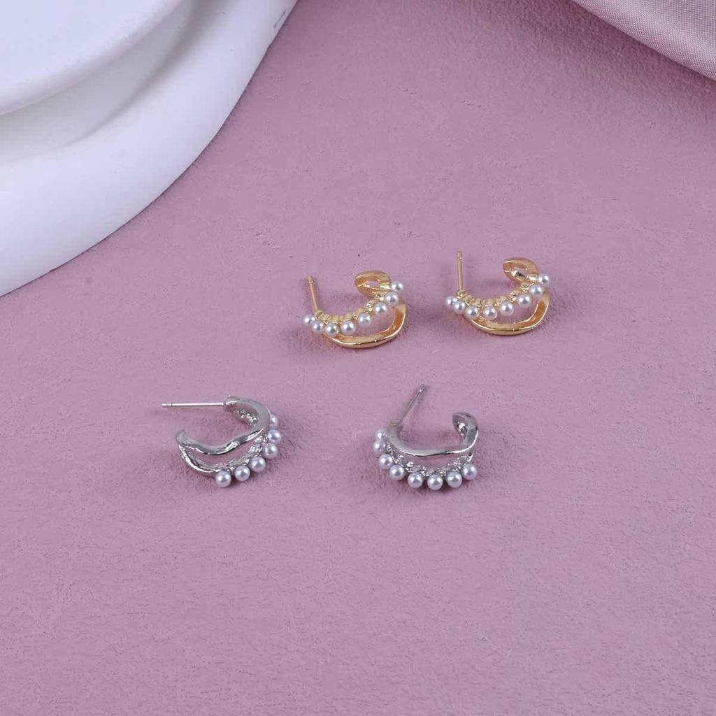 Korean-Inspired Women's Pearl Circle Earrings - Simple, Fashionable, and Versatile Design