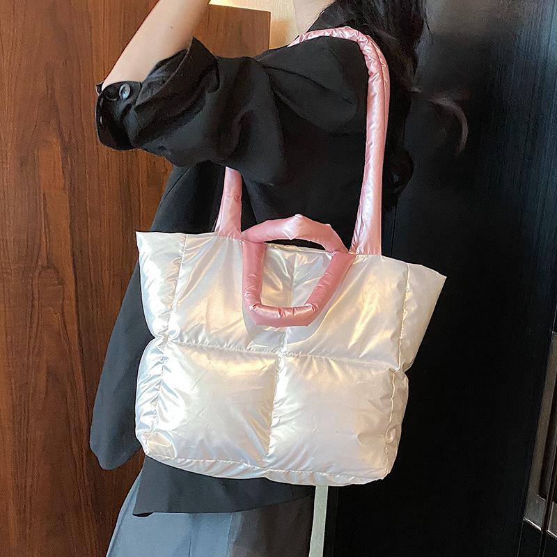 Large capacity lightweight down bag women's 2025 new versatile simple cotton clothes shoulder bag casual portable tote bag