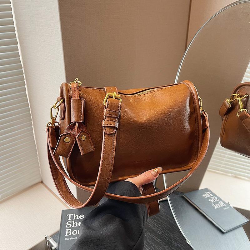 Retro Niche Bag Women's Spring and Summer New Fashion Messenger Bag Single Shoulder Underarm Bag Commuter Pillow Bag