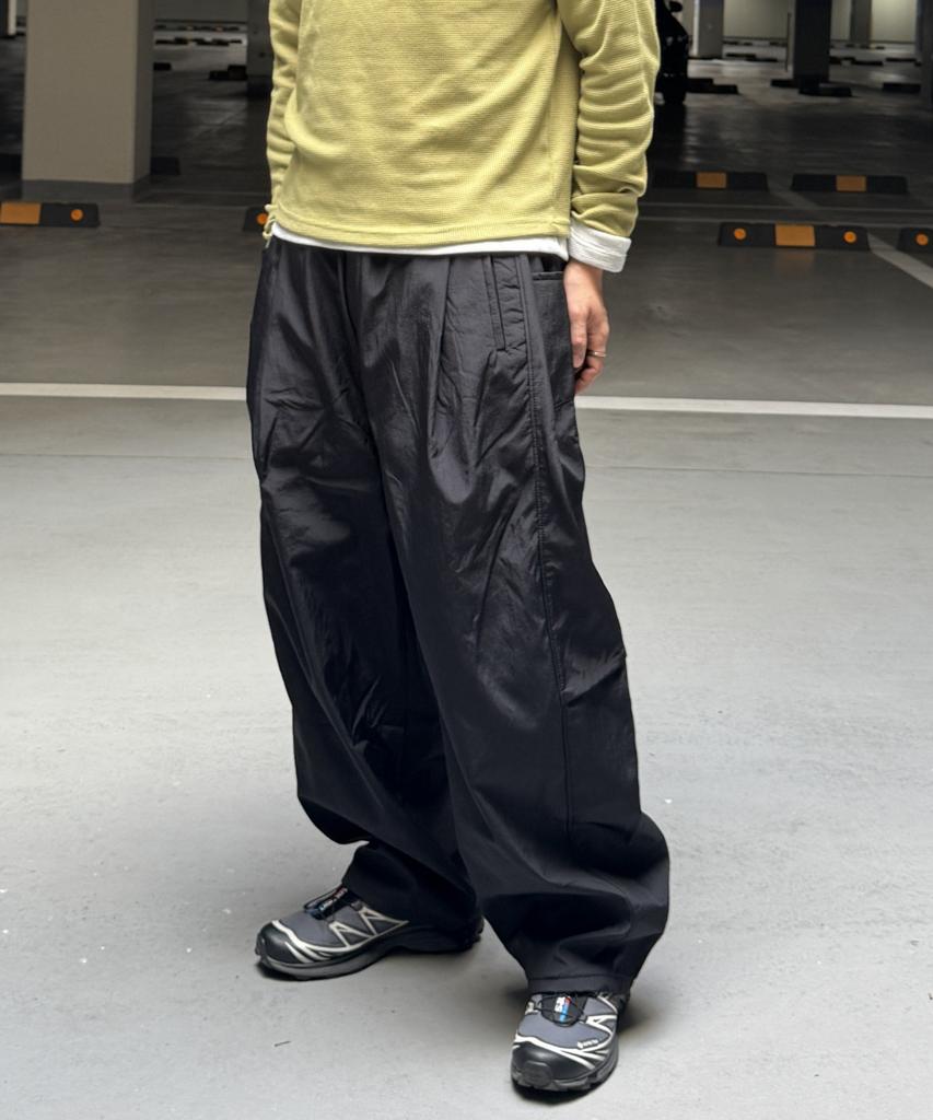 UMBRELLA ON THE GO Signature Wide Balloon Cargo Nylon Pants (Fleece-Lined)
