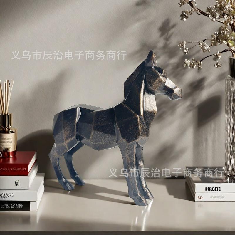 New resin statue ornament, a faceted style horse home office desktop resin decoration