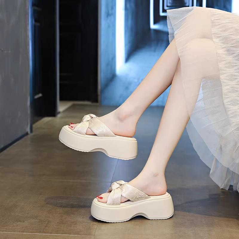 Platform slippers women's summer wear new muffin sandals high heels sandals soft-soled beach shoes