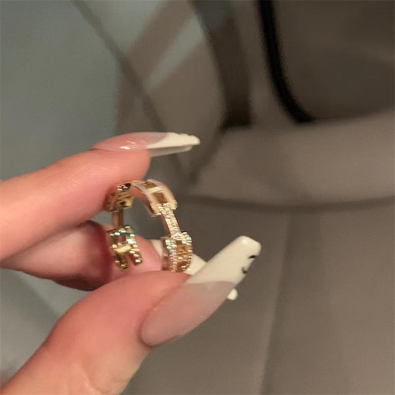 Niche Design Butterfly and Snake Rings: Stylish High-End Jewelry Set for Trendy Girls