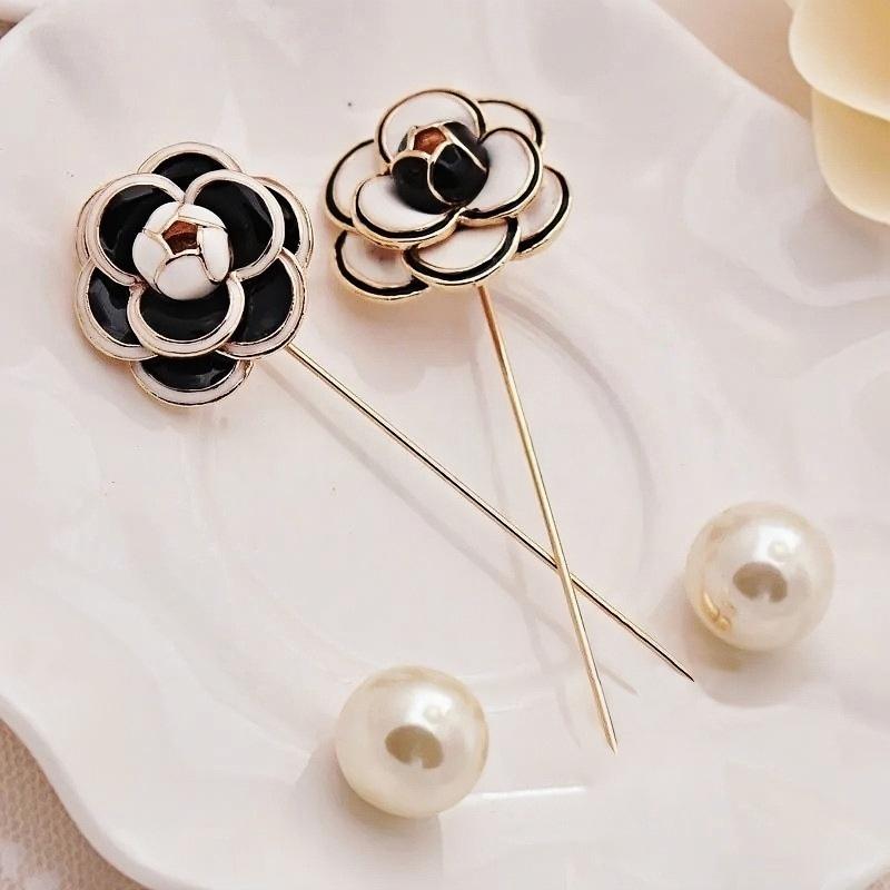 White Black Camellia Pearl Flower Brooch For Women Luxury Jewelry Needle Cardigan Sweater Lapel Pins Scarf Buckle Accessories