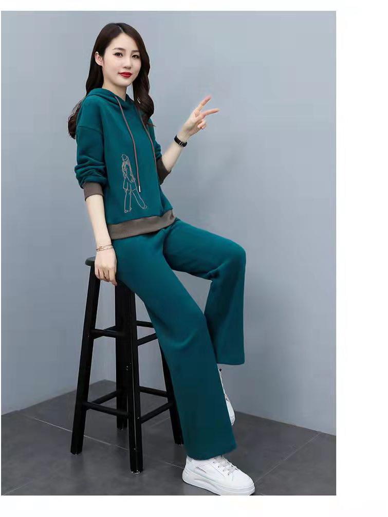 2025 Spring & Fall Loose Fit Slimming Casual Sports Suit – Fashion-Forward, Age-Defying, and Trendy