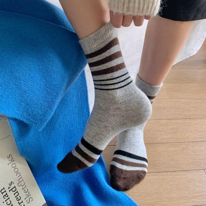 Retro Medium Tube Socks Color Matching Thickened Warm Fashion Season Socks Contrasting Stripes Wool Stacking Stockings
