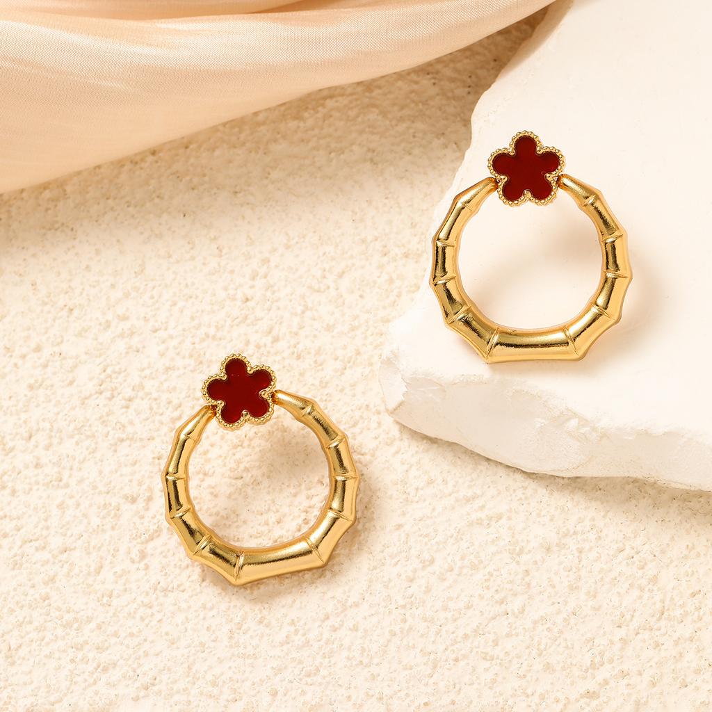 Fresh Temperament Hollow Flower Earrings Fashion Geometric Pentagram Hollow Simple Earrings