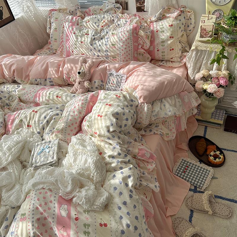 

Квітковий Постільний Комплект Чотирипредметний Романтичний Приємний до Шкіри Дихаючий Комфортний Прані Листи Підковдра Наволочка 1.5m bed