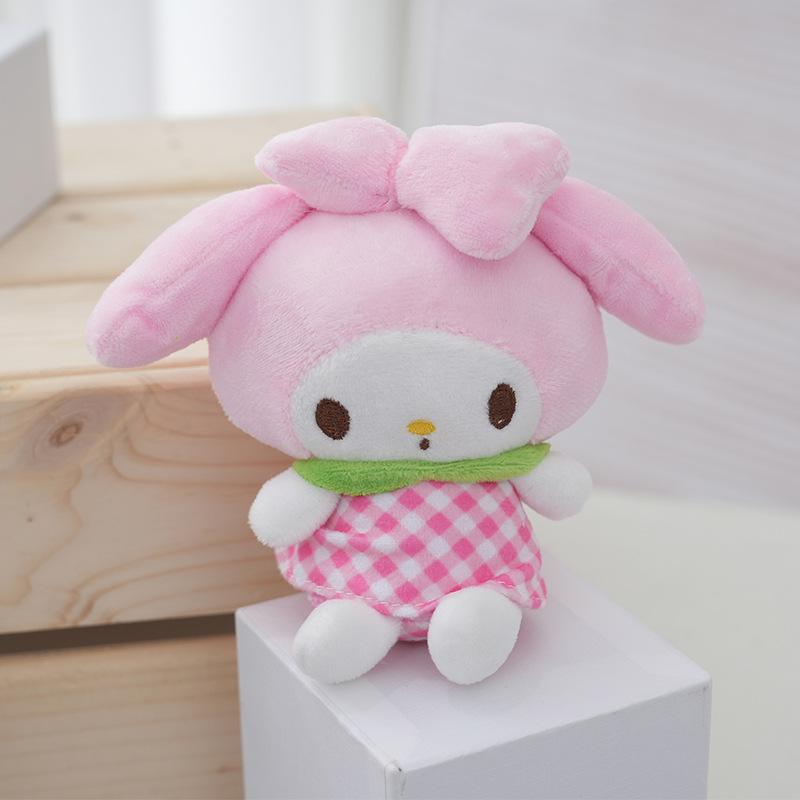 

Мультяшные Hello Kitty Kuromi Melody Pachacoo Cinnamoroll Мягкие игрушки Подвеска Милые Плюшевые игрушки Брелок Аниме Брелок Подарок на день рождения 12CM зелёный