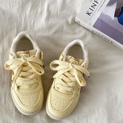 Original Thick-soled Versatile 2025 Spring and Autumn New Niche Cream Bee Yellow Cute Board Shoes Women's Sports and Leisure Shoes