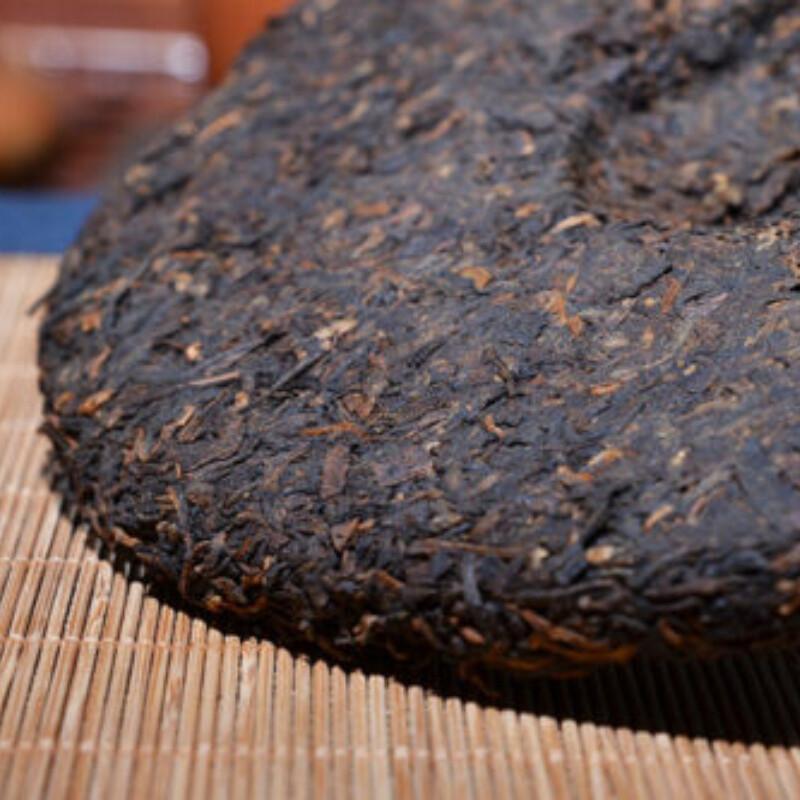 Natural 357g Menghai Ripe Pu'er Tea Cake Yunnan Health Brewing
