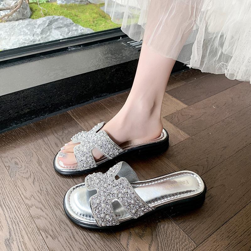 Beautiful French rhinestone cool slippers women's outer wear 2025 new spring and summer fashion versatile fairy style thick bottom one-word drag