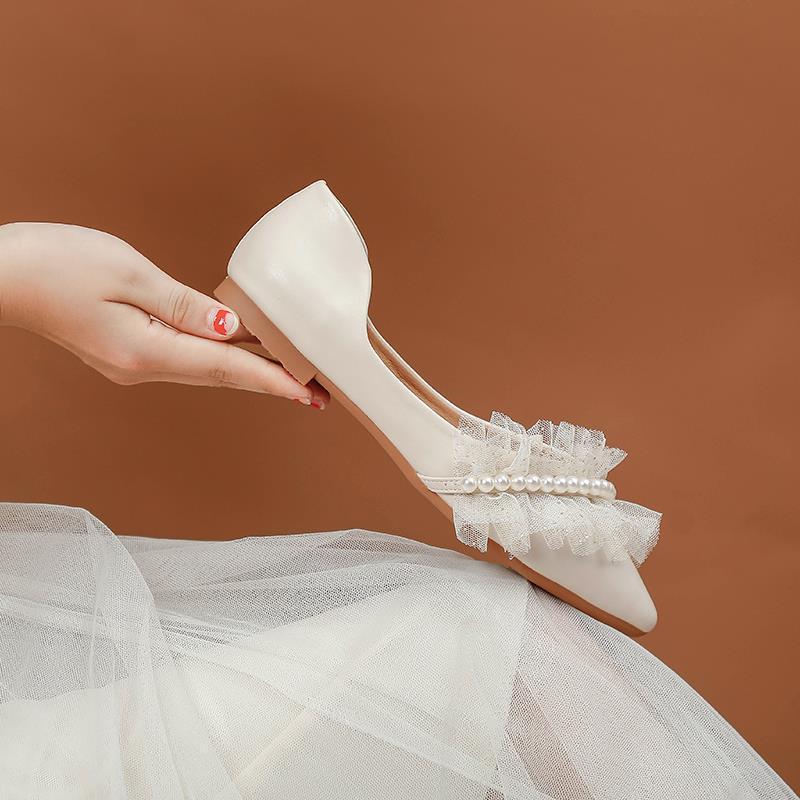 Pointed Flat-soled Single Shoes Spring and Autumn Fairy French Small Fragrant Wind Pearl Wedding Shoes Are Not Tired of Feet Soft Leather Soft Sole La