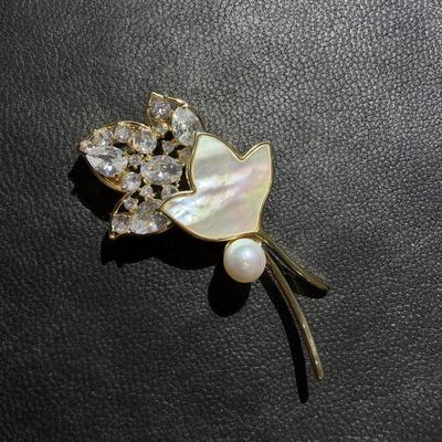 Broches y joyería para el cuerpo