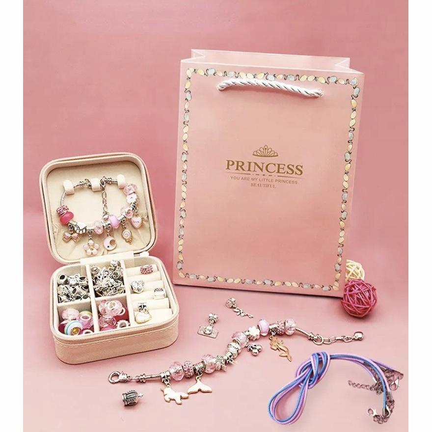 Kit for making bracelets, necklaces, pendants, bags, beads, charms