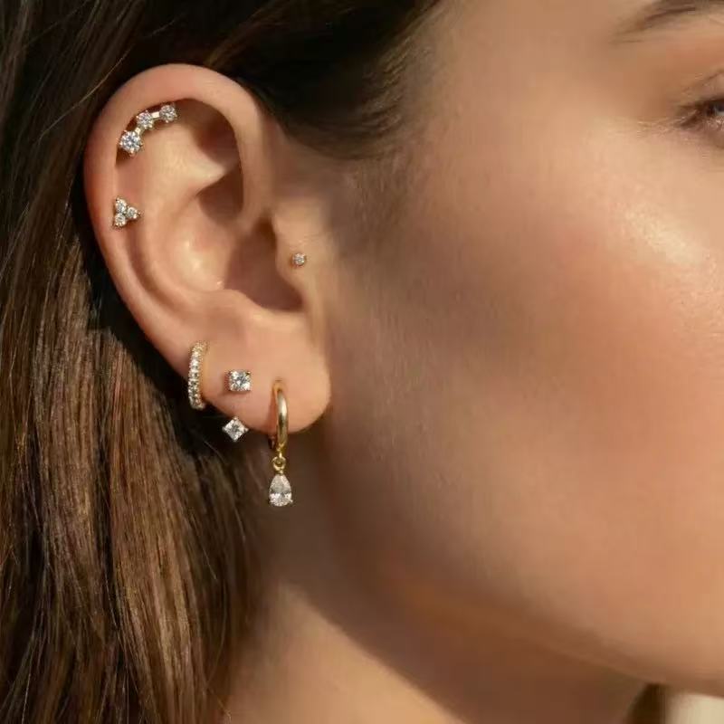 4PCS Fashion Zircon Round Hoop Earring Set Women Temperament Flower Ear Stud Huggie Earring Tragus Piercing Cartilage Jewelry