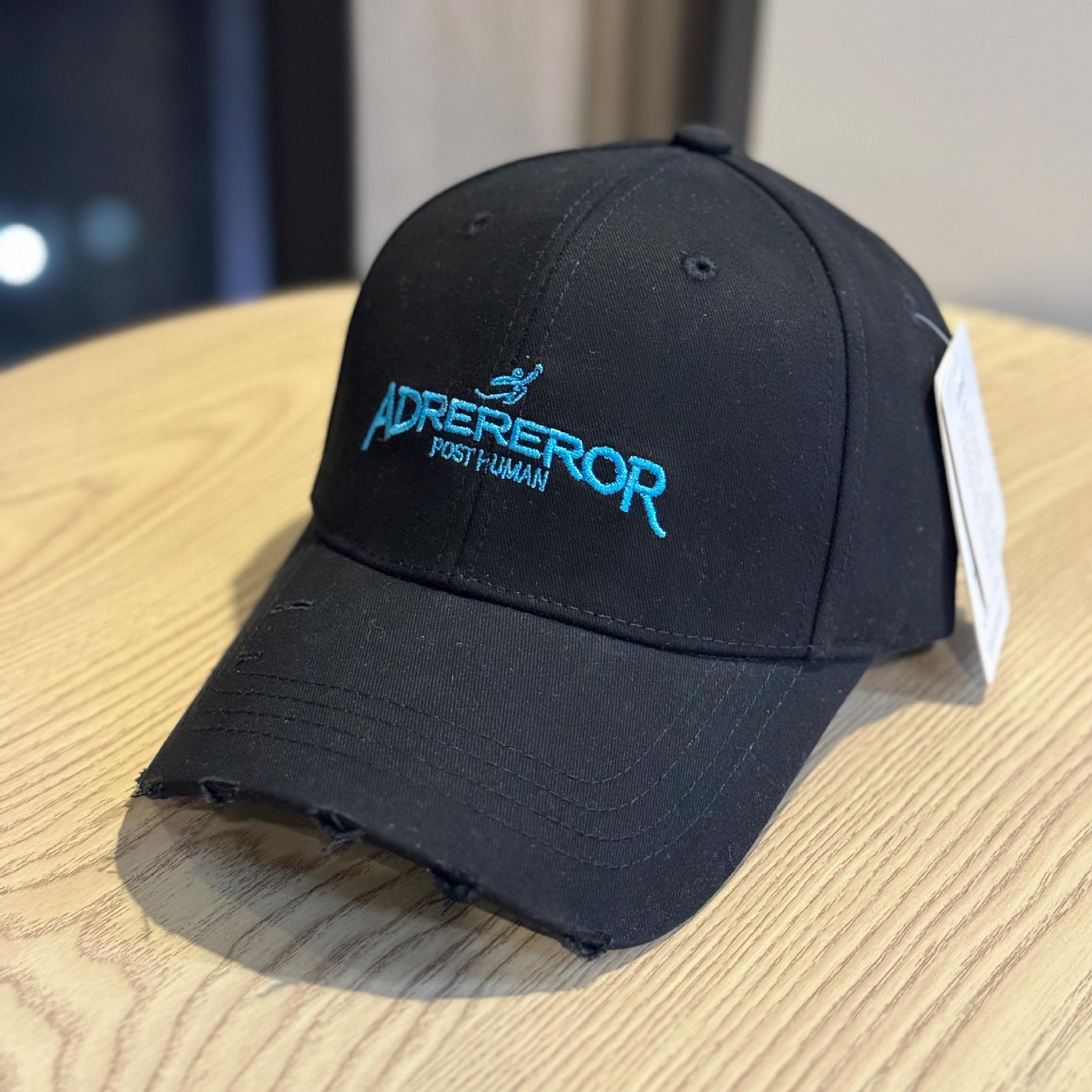 

Korean-style hard-top baseball cap for men and women, couple s style, with distressed lettering, face-slimming effect, wide brim, trendy duckbill cap Adult54-60Adjustable чёрный