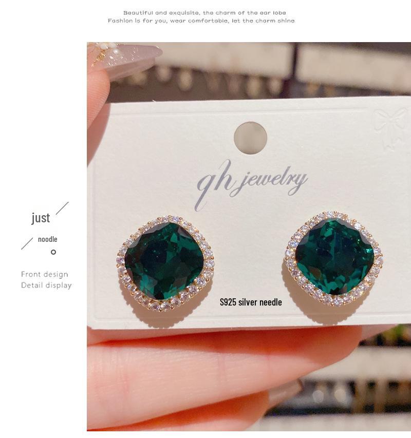 New Summer Fresh Green Crystal Earrings - Stylish, Unique, Simple Design