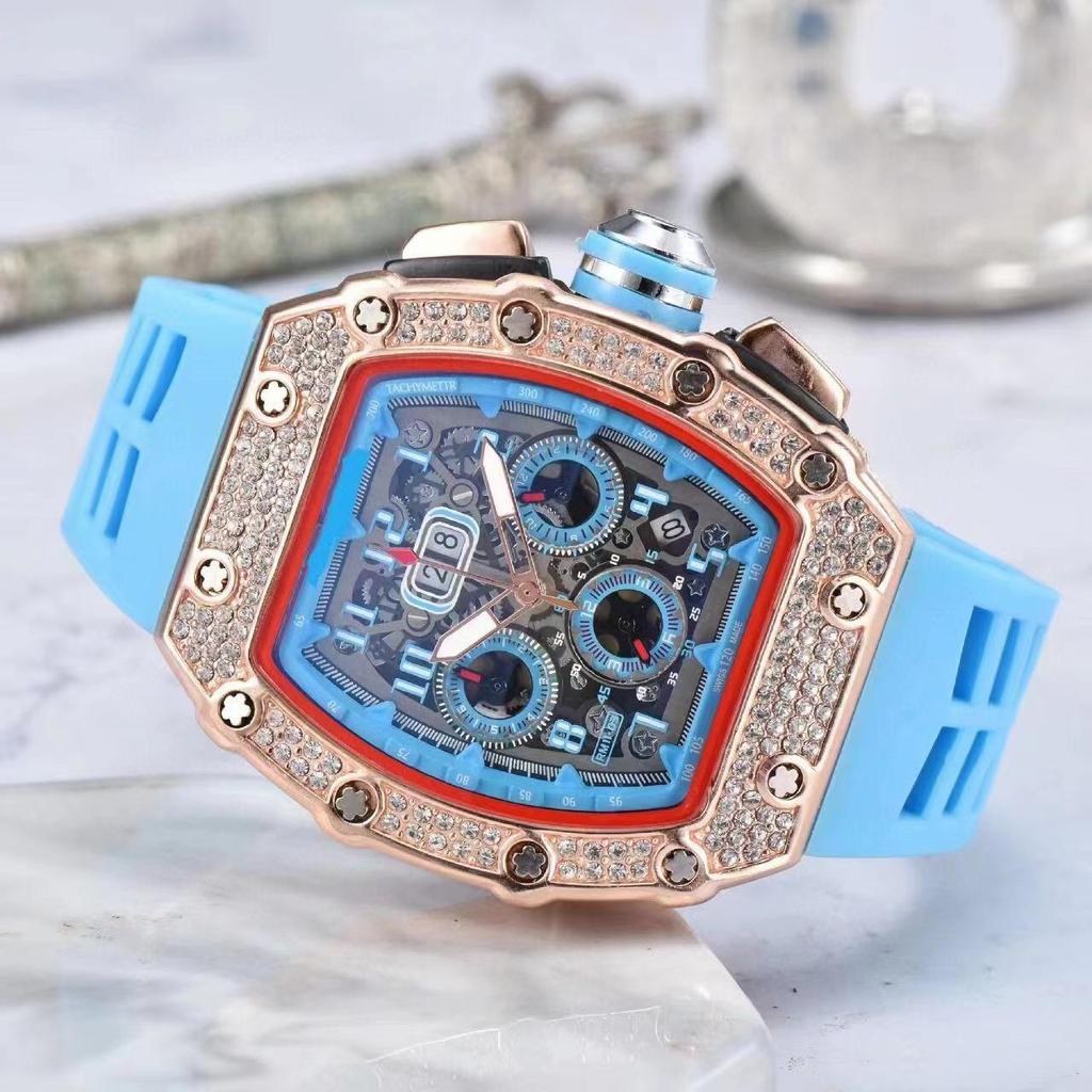 2020 European-American Diamond Skull Six-Hand Quartz Barrel Men's Watch