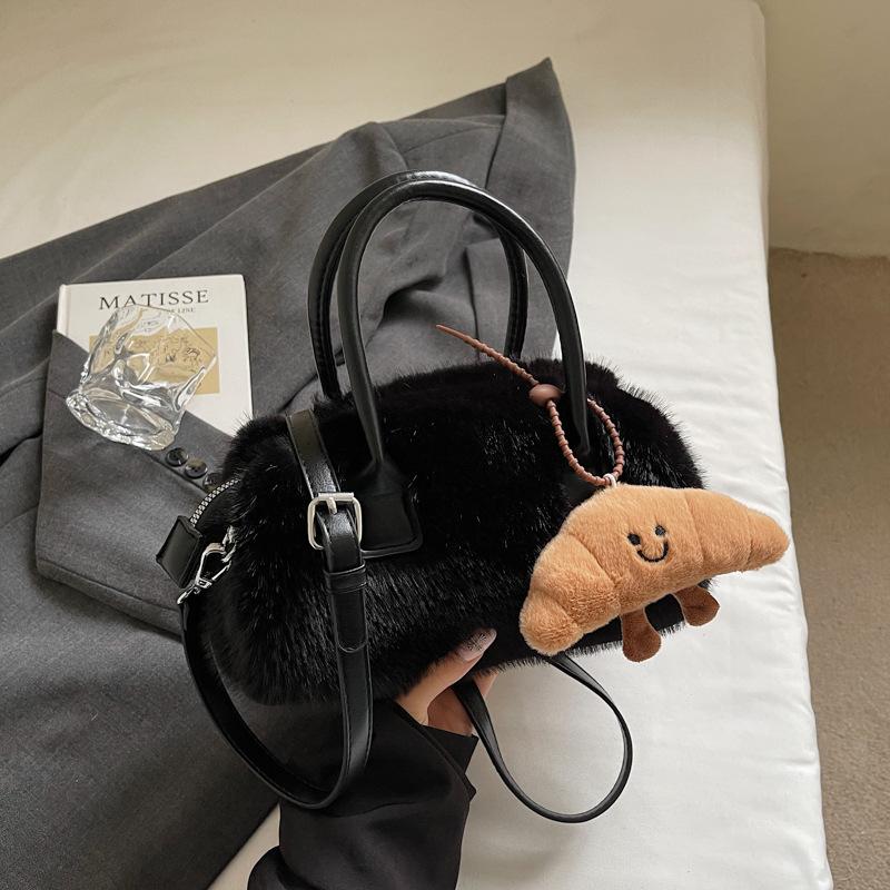 Plush autumn and winter pillow bag new fashion niche handbag popular underarm shoulder messenger bag