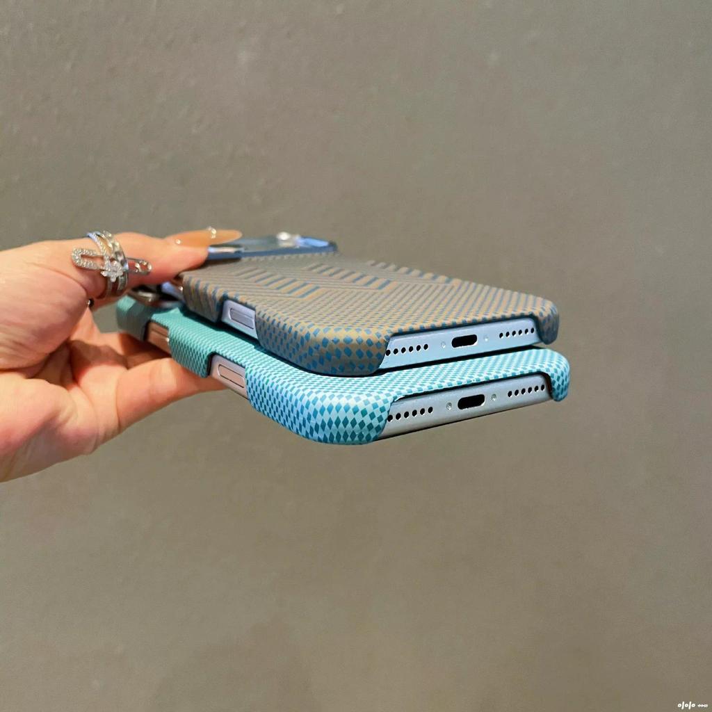 Kevlar Magnetic Drop-Proof Phone Case for iPhone 17 PRO MAX with Floating Light Ripples Design.