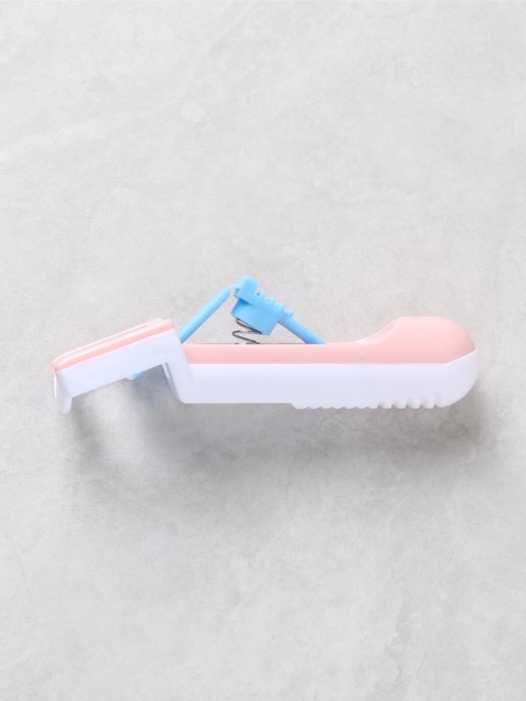 Practical Eyelash Curler