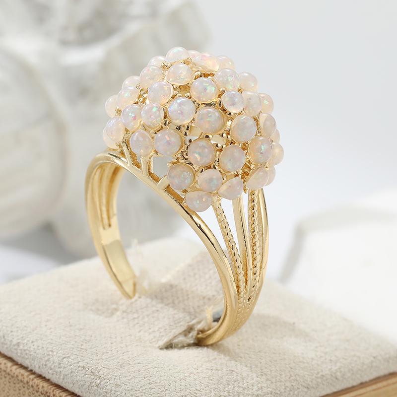 Elegant Temperament Inlaid Synthetic Opal Golden Plated Ring for Women's Fashion Banquet Wedding Engagement Jewelry Accessories